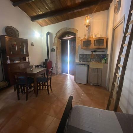 帕拉佐洛阿克雷伊德Casa Martina别墅 外观 照片
